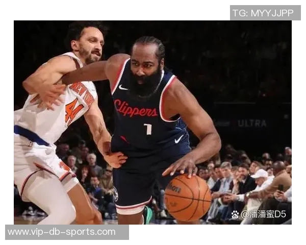 快船首发阵容揭晓哈登博格丹莱昂纳德小琼斯与祖巴茨联手对阵龙狮 快船首发阵容揭晓哈登博格丹莱昂纳德小琼斯与祖巴茨联手对阵龙狮