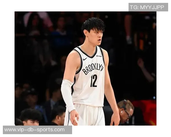 曾凡博向队友请求传球却遭无视队友选择独自进攻引发热议 曾凡博向队友请求传球却遭无视队友选择独自进攻引发热议