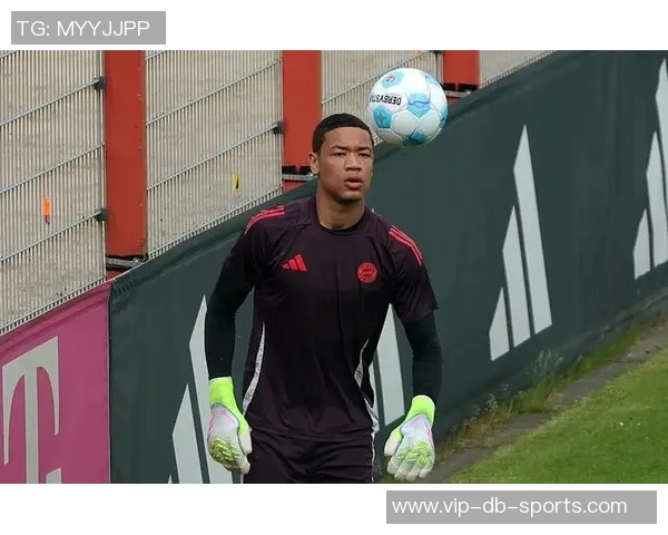 乌尔比希哥哥今夏加盟拜仁担任女足二队门将教练的最新消息 乌尔比希哥哥今夏加盟拜仁担任女足二队门将教练的最新消息