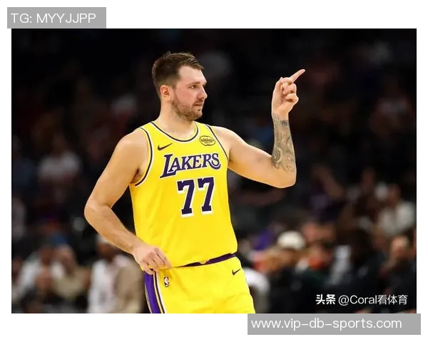 詹姆斯称赞东契奇身体状态出色有助于赛后恢复表现提升