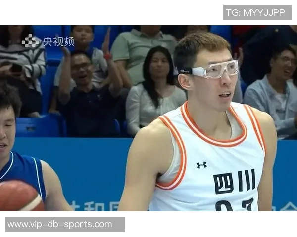 周琦内线强攻首开记录展现实力随即再度发力制造杀伤 周琦内线强攻首开记录展现实力随即再度发力制造杀伤