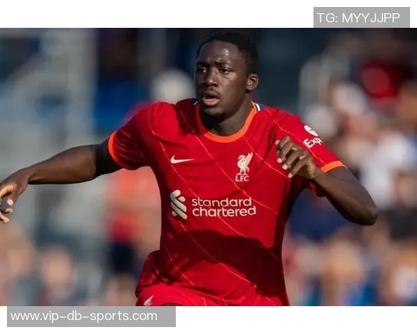 曼联考虑与赞助商DXC续约四年总价达8000万镑的合作方案